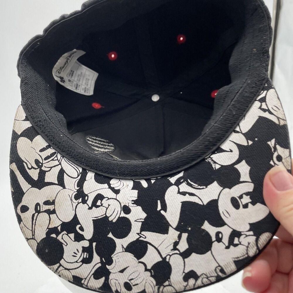 Source-unknown Men's Black and Red Hat - Picture 7 of 8